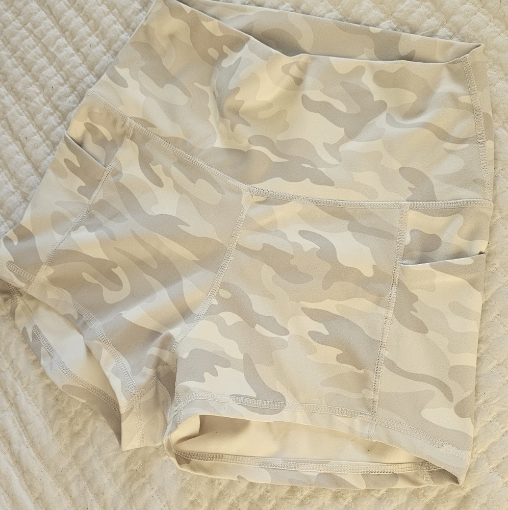 Odods camo shorts with pockets size small